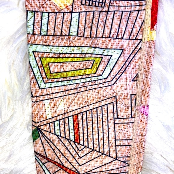 NIYAMA SOL Geometric Beachcomber Crop Leggings - Picture 12 of 12